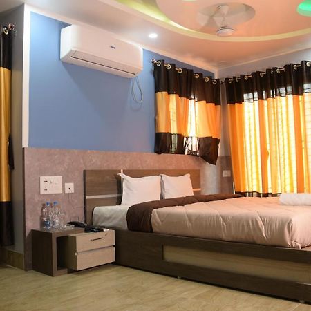 Hotel Nandini Baharampur ภายนอก รูปภาพ