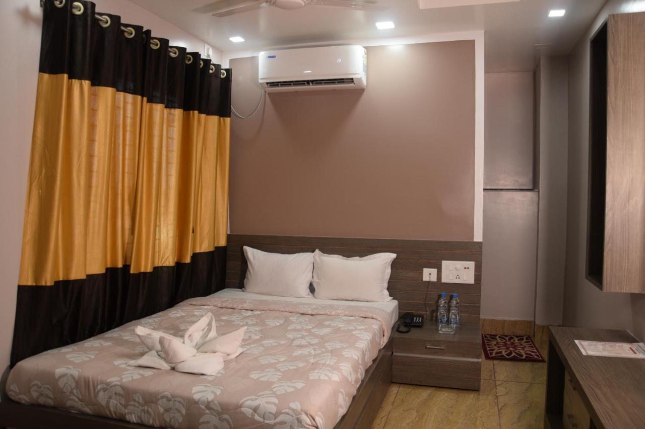 Hotel Nandini Baharampur ภายนอก รูปภาพ