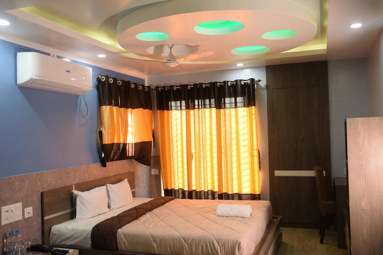 Hotel Nandini Baharampur ภายนอก รูปภาพ