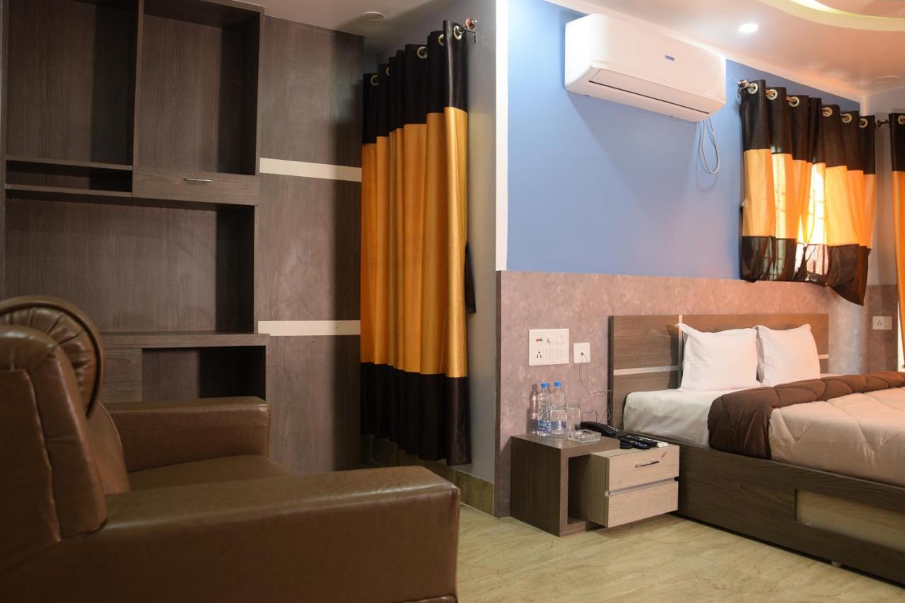 Hotel Nandini Baharampur ภายนอก รูปภาพ